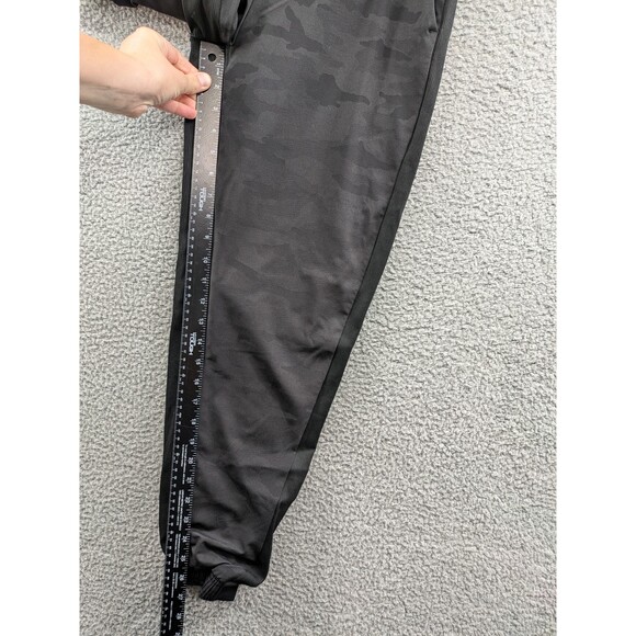Athleta Brooklyn Lined Camo Joggers in Black Lux Camo Size 6 Style #985549 - Picture 14 of 14